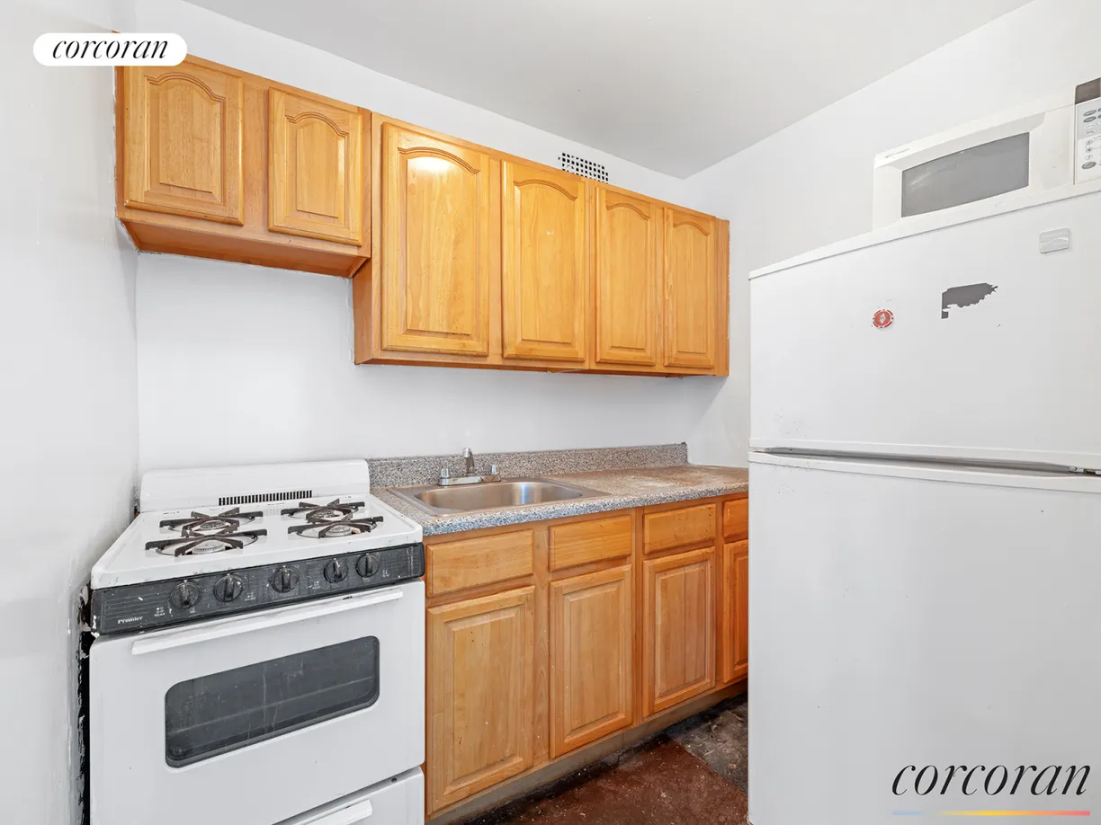 New York City Real Estate | View 185 Hall Street, 1410 | Kitchen