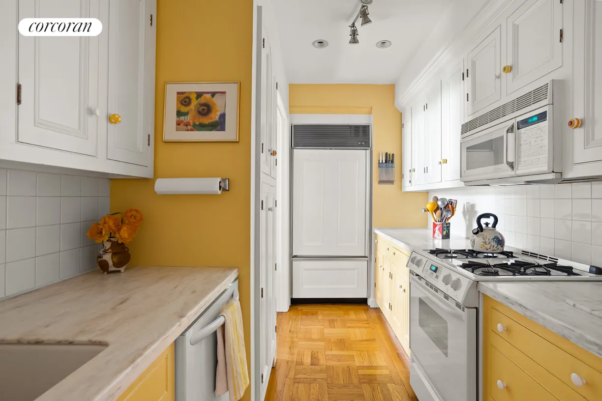 New York City Real Estate | View 116 Pinehurst Avenue, C15 | room 2