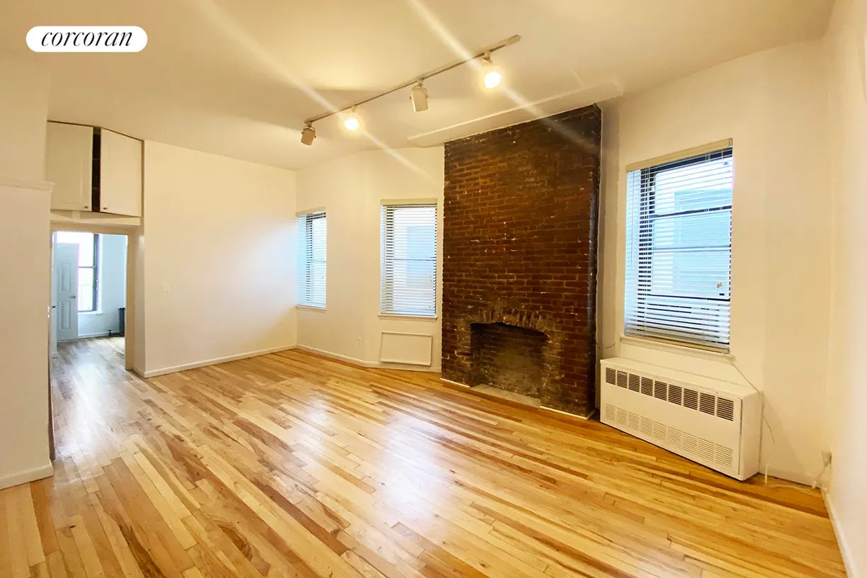 New York City Real Estate | View 105 West 77th Street, 5C | Living Room
