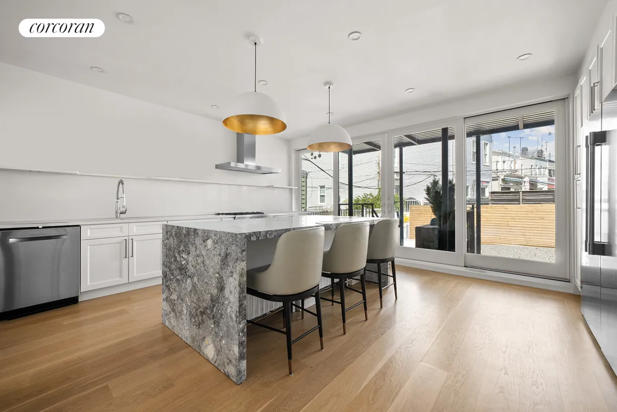 New York City Real Estate | View 311 Greenwood Avenue | room 2