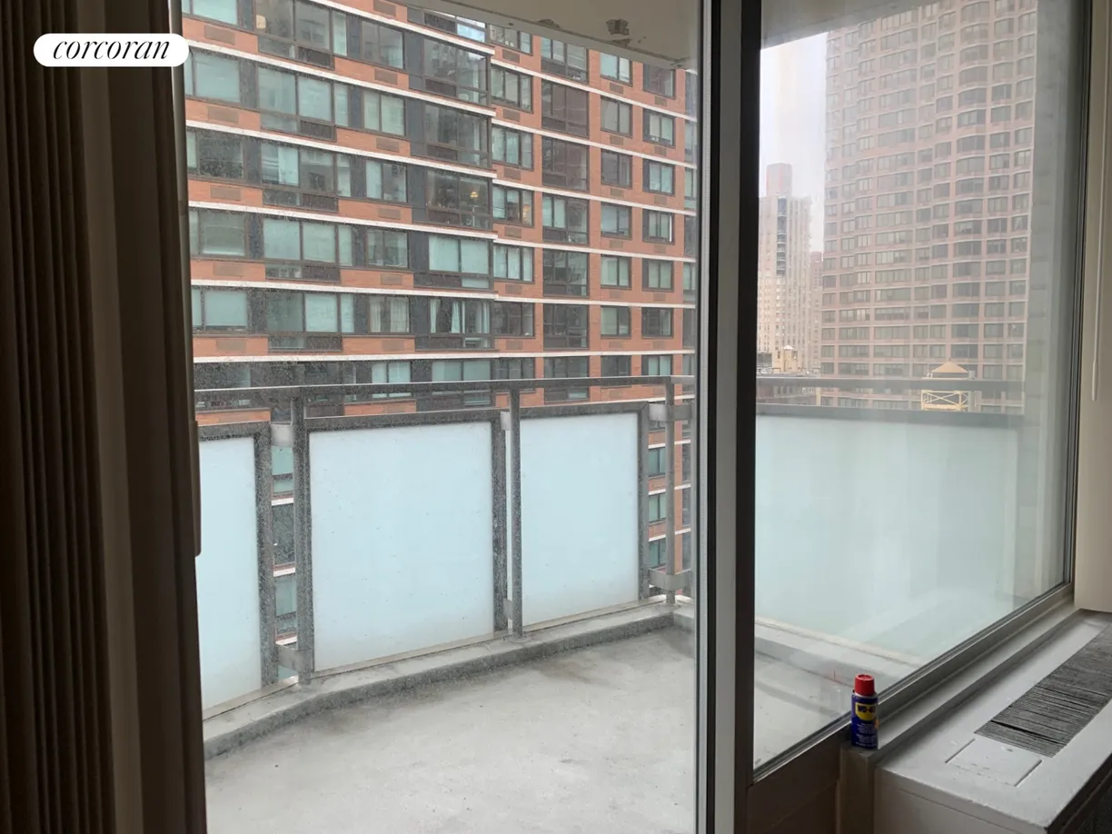 New York City Real Estate | View 300 East 40th Street, 19J | 2 Beds, 1 Bath