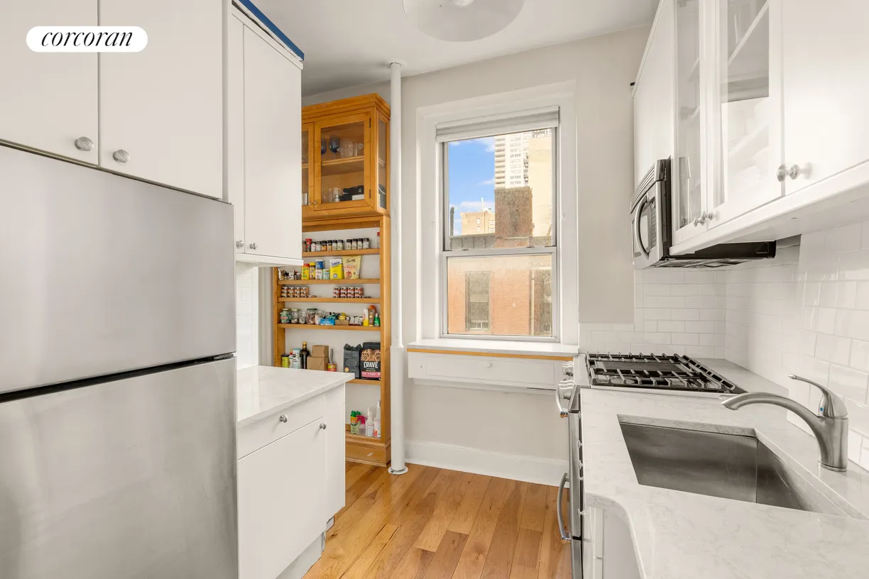 New York City Real Estate | View 105 West 72nd Street, 6C | room 2