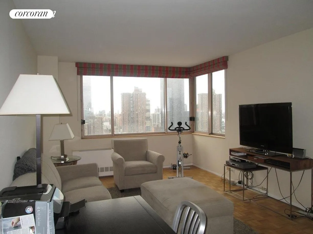 New York City Real Estate | View 350 West 50th Street, 27D | 1 Bed, 1 Bath