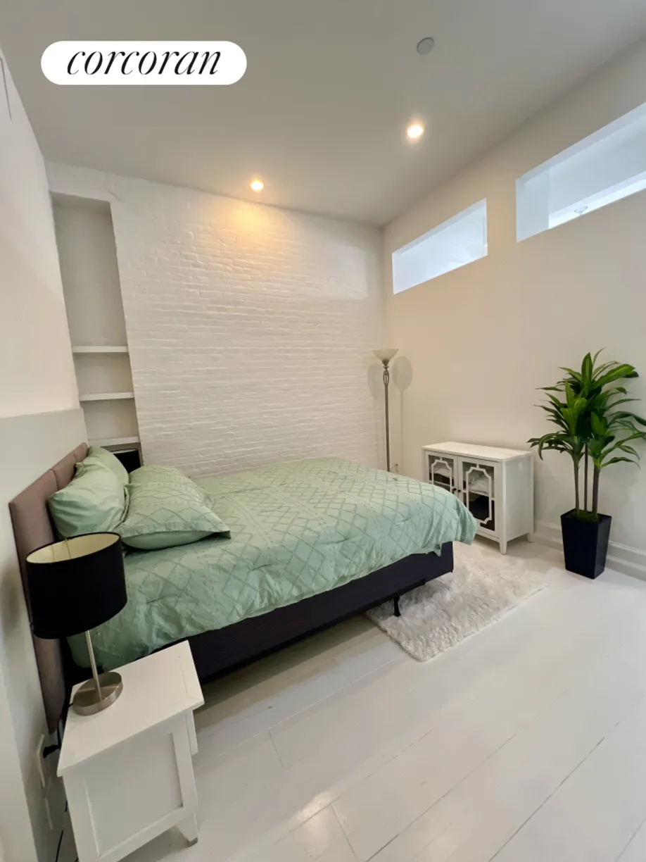 New York City Real Estate | View 216 East 52nd Street, 2F | room 1