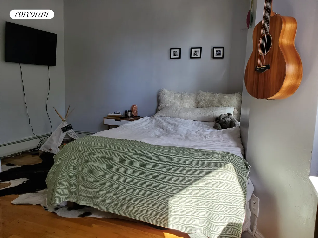 New York City Real Estate | View 653 De Graw Street, 2 | room 1
