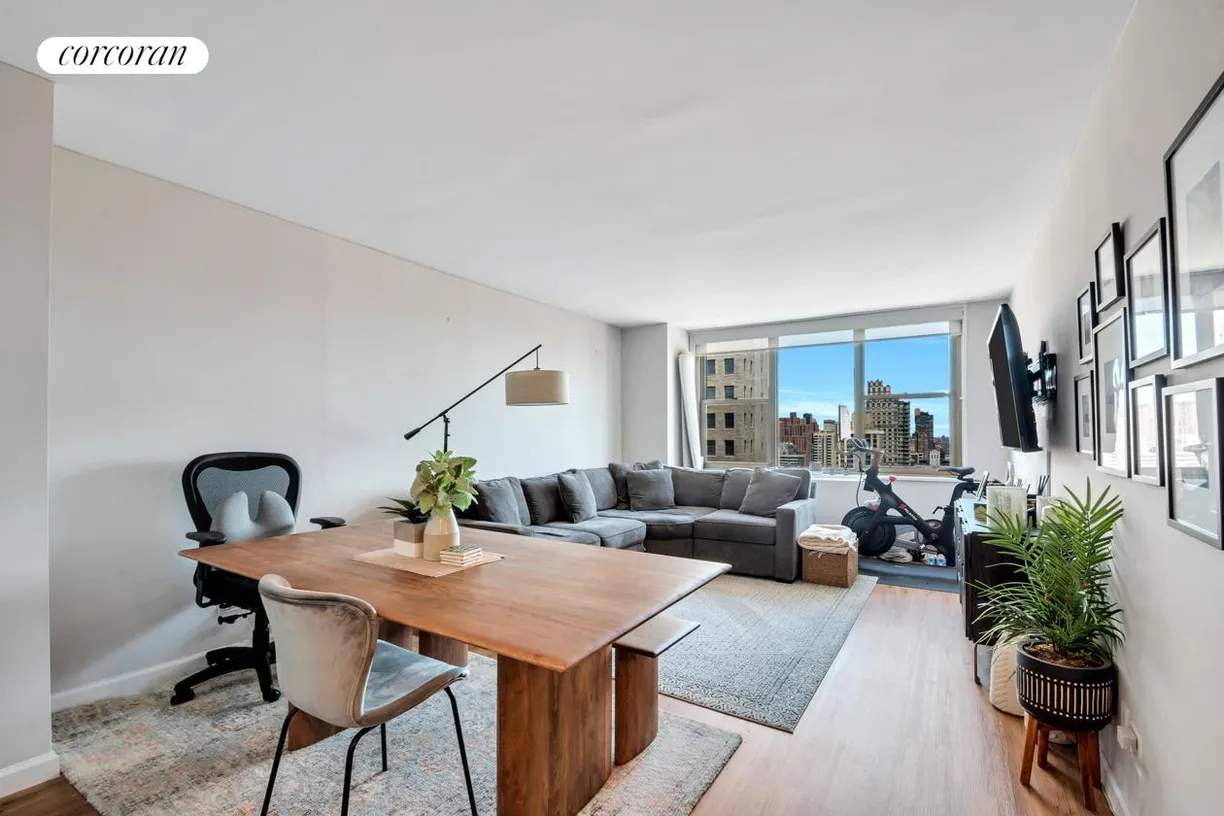 New York City Real Estate | View 301 East 79th Street, 34G | room 1