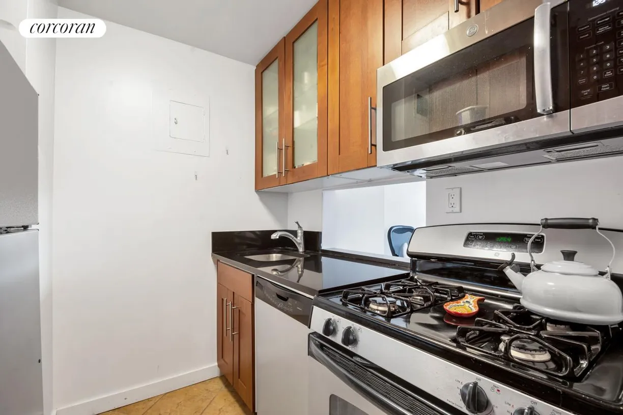 New York City Real Estate | View 301 East 79th Street, 34G | room 2