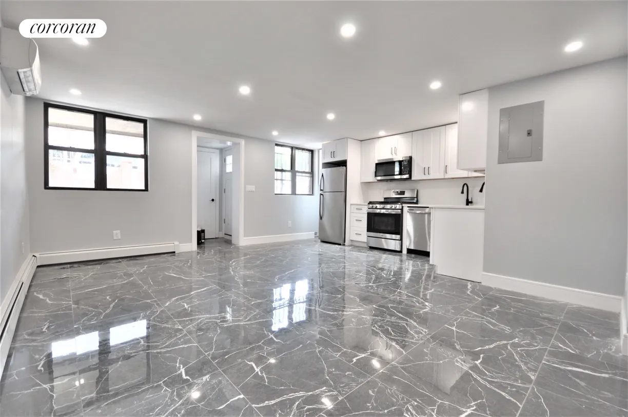 New York City Real Estate | View 163 East 46th Street, 2A | room 1