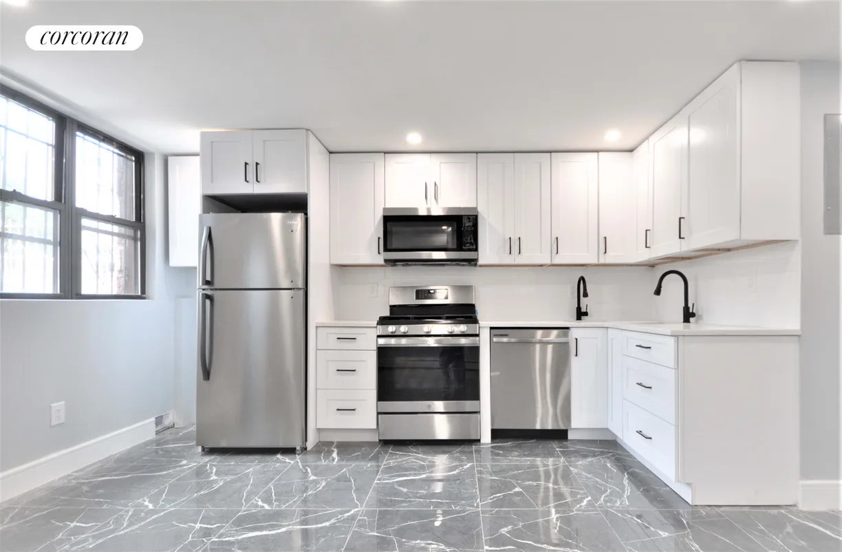 New York City Real Estate | View 163 East 46th Street, 2A | room 2