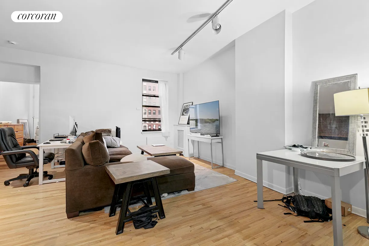 New York City Real Estate | View 9 West 69th Street, 3R | 1 Bed, 1 Bath