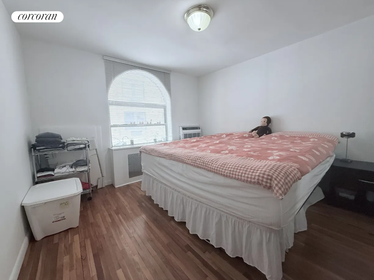 New York City Real Estate | View 117 West 58th Street, PHB | room 2