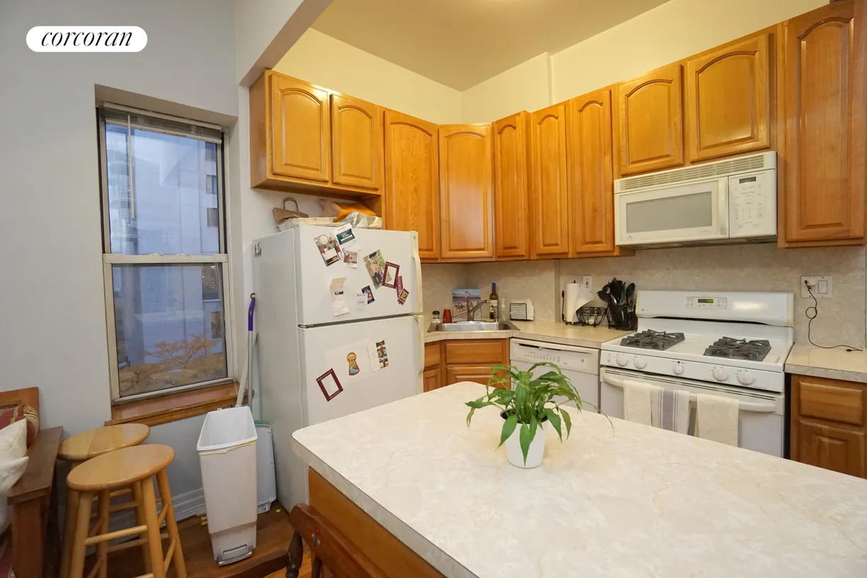 New York City Real Estate | View 315 East 57th Street, 5A | 2 Beds, 1 Bath