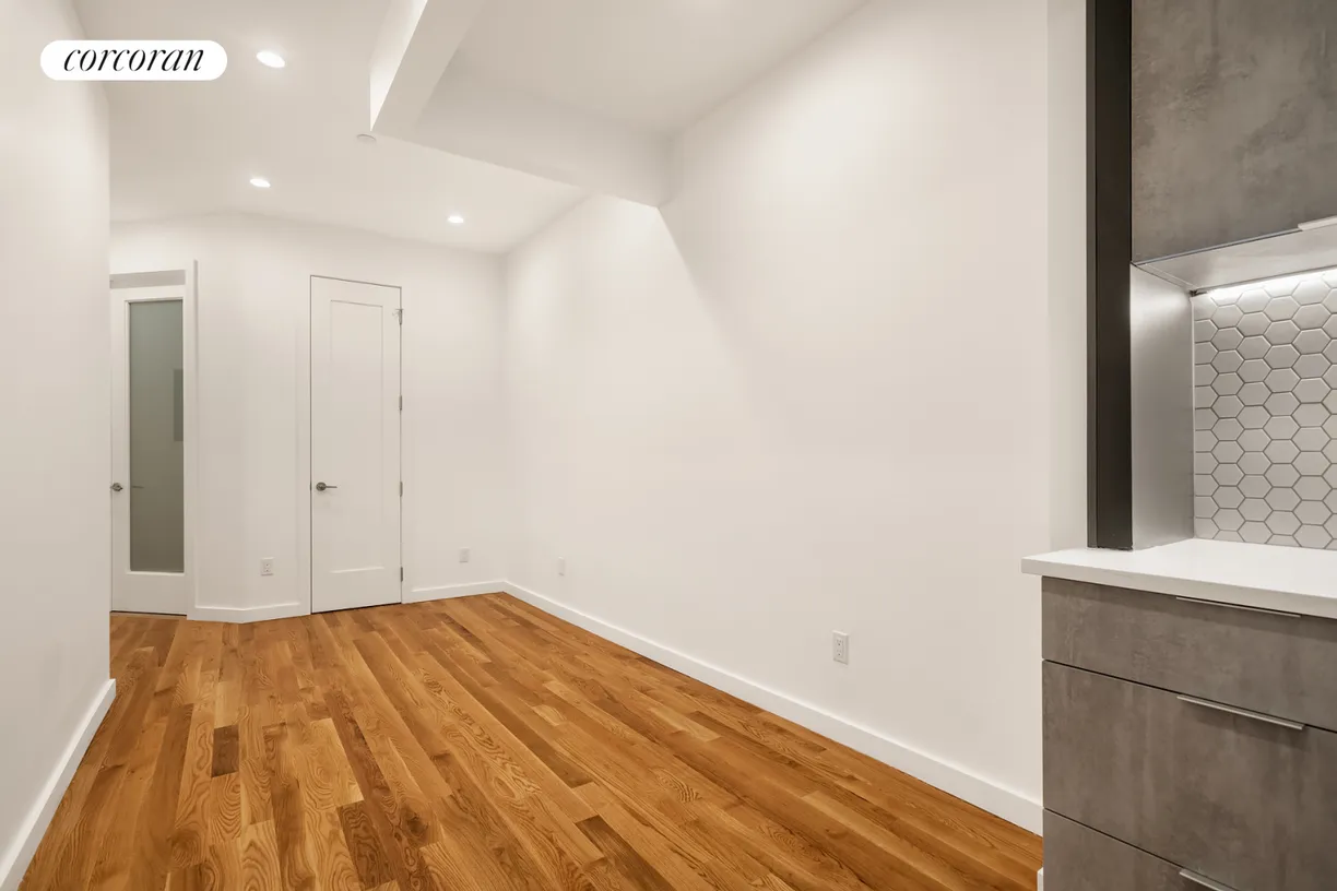 New York City Real Estate | View 1661 Woodbine Street, 3B | room 1
