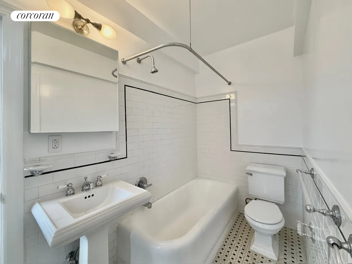 New York City Real Estate | View 210 East 68th Street, 16F | room 2