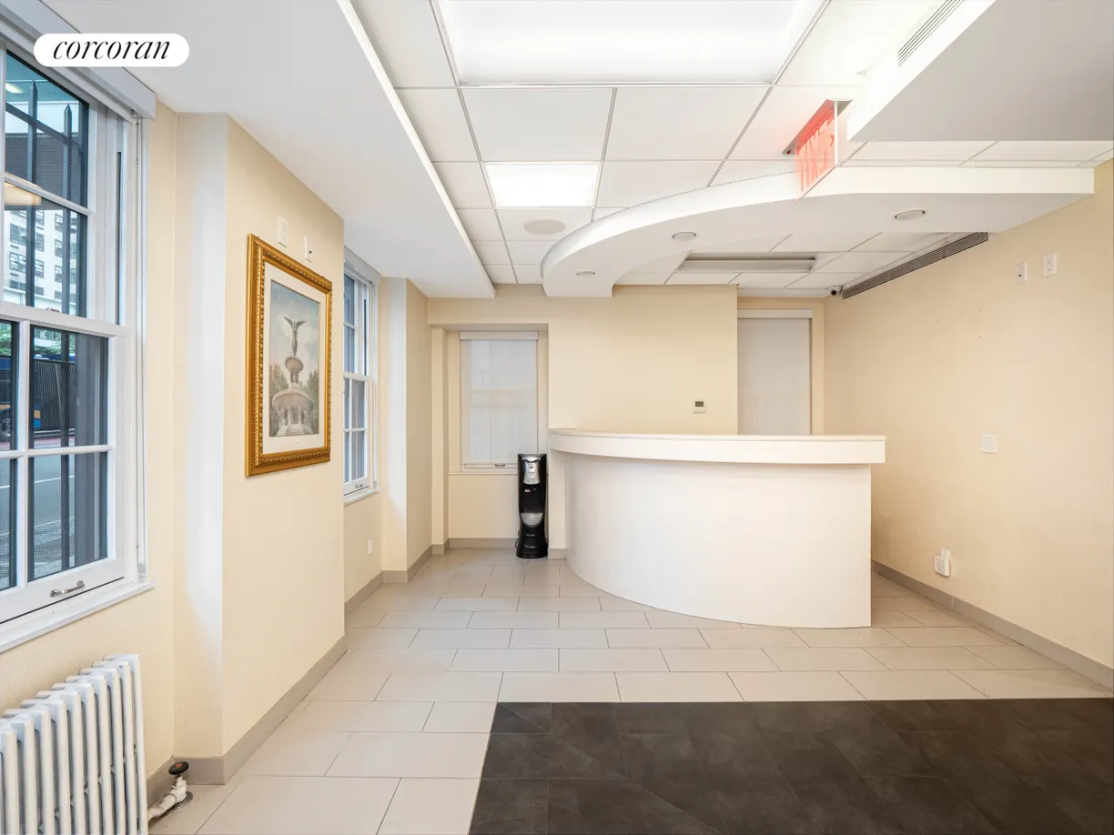 New York City Real Estate | View 903 Lexington Avenue, GF | 2 Baths