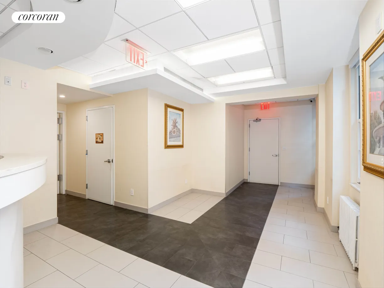New York City Real Estate | View 903 Lexington Avenue, GF | room 2