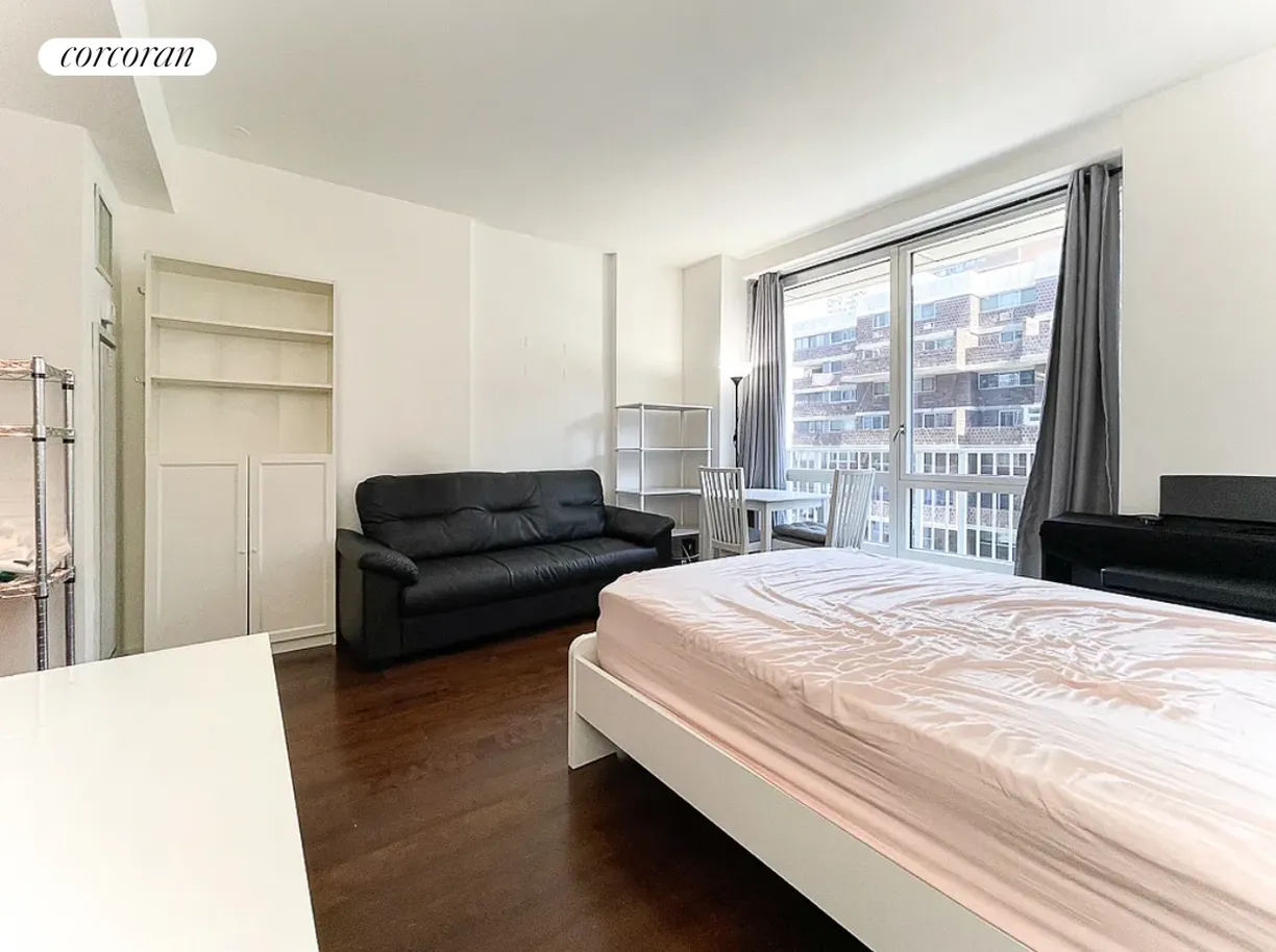 New York City Real Estate | View 340 East 23rd Street, 7J | room 1