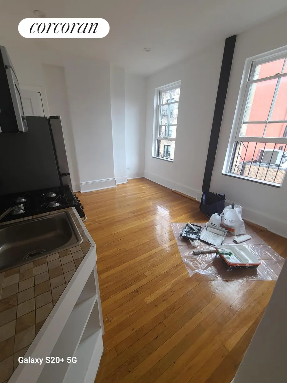 New York City Real Estate | View 220 Waverly Place, 9 | room 1