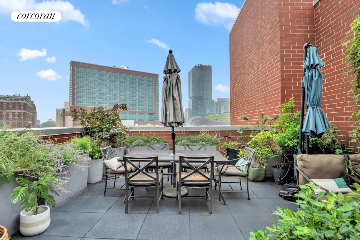 New York City Real Estate | View 557 Atlantic Avenue, 8C | 2 Beds, 2 Baths