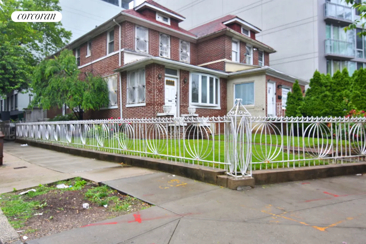 New York City Real Estate | View 725 Ocean Parkway, 1 | 2 Beds, 1 Bath