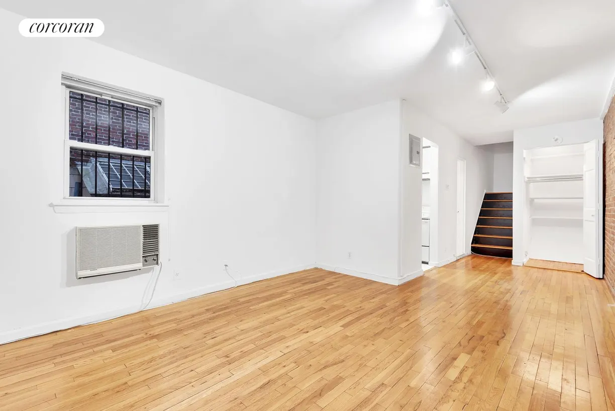 New York City Real Estate | View 53 West 76th Street, 4B | Main room
