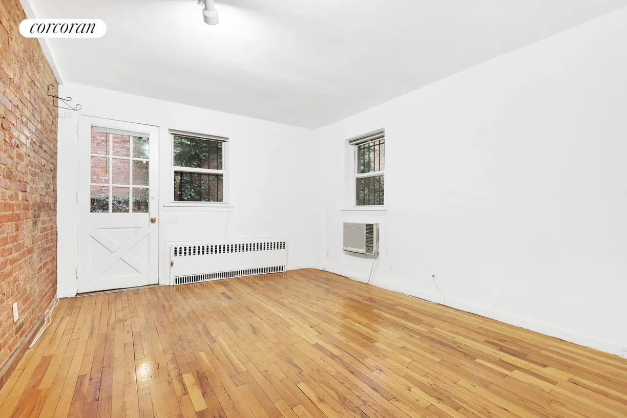 New York City Real Estate | View 53 West 76th Street, 4B | Main room 2