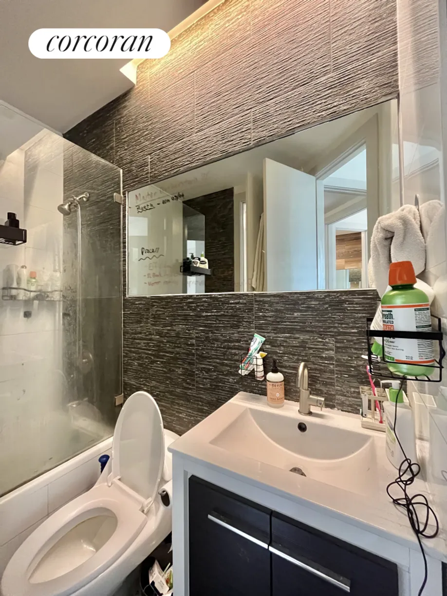 New York City Real Estate | View 376 Graham Avenue, 2L | room 2