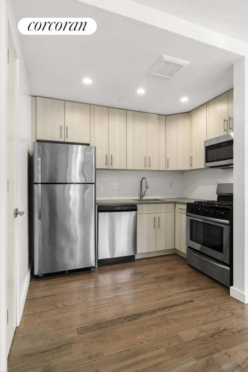 New York City Real Estate | View 9 Orient Avenue, 1F | room 2