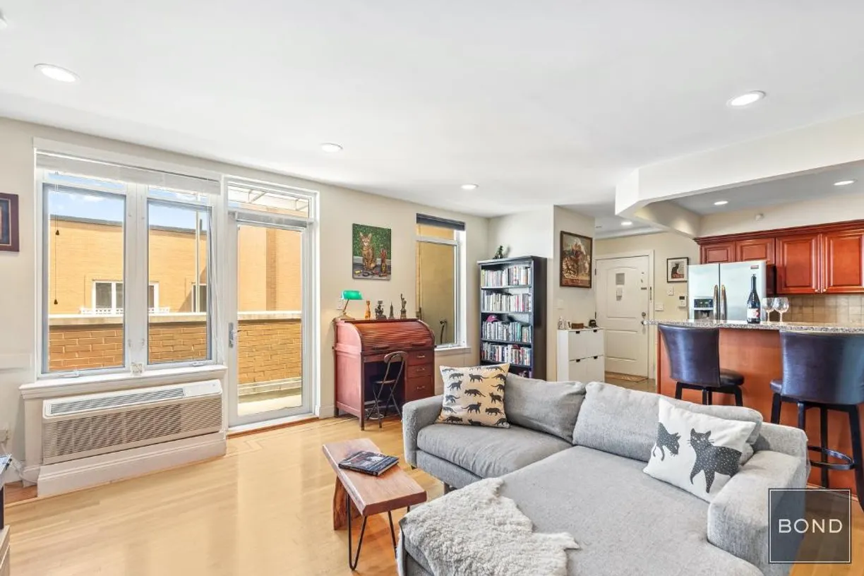 New York City Real Estate | View 30-94 Crescent Street, 7D | 1 Bed, 1 Bath