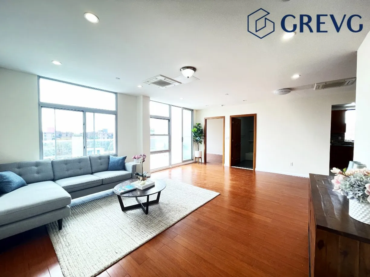 New York City Real Estate | View 144-69 Barclay Avenue, 7A | 3 Beds, 2 Baths
