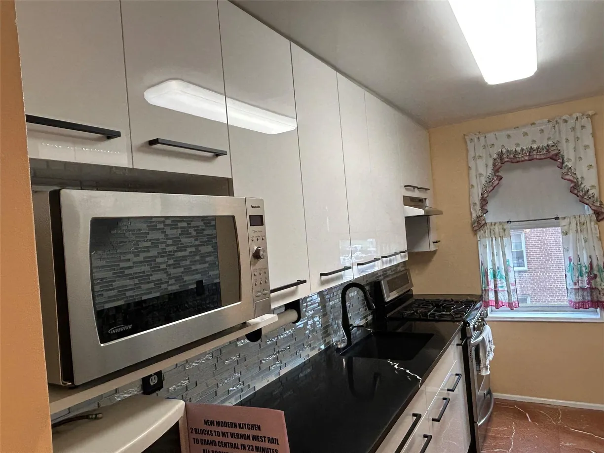 Westchester Real Estate | View 365 Bronx River Road #3J | room 1