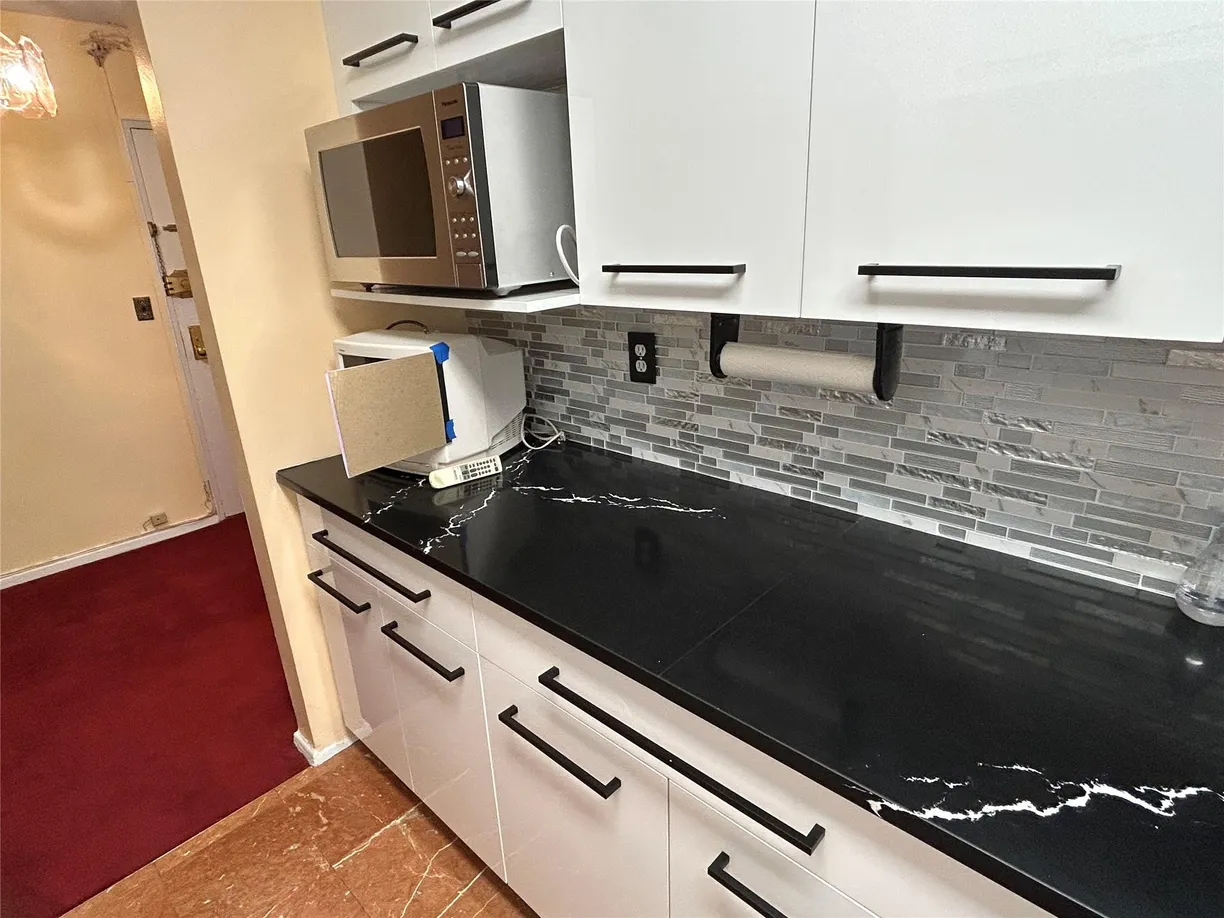 Westchester Real Estate | View 365 Bronx River Road #3J | room 2