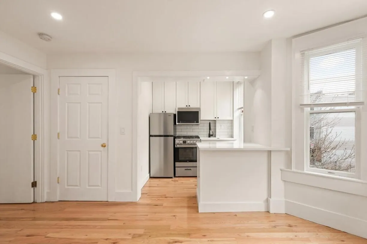 Boston, MA Real Estate | View 464 E 3rd #3 | room 1