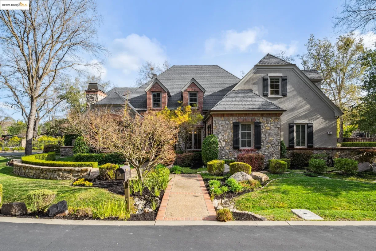 Northern California Real Estate | View 21 Samantha Dr | 5 Beds, 4 Baths
