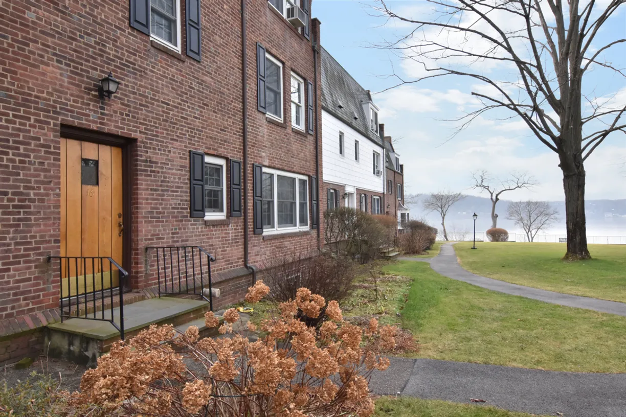 Westchester Real Estate | View 765 North Broadway, 16E | room 1