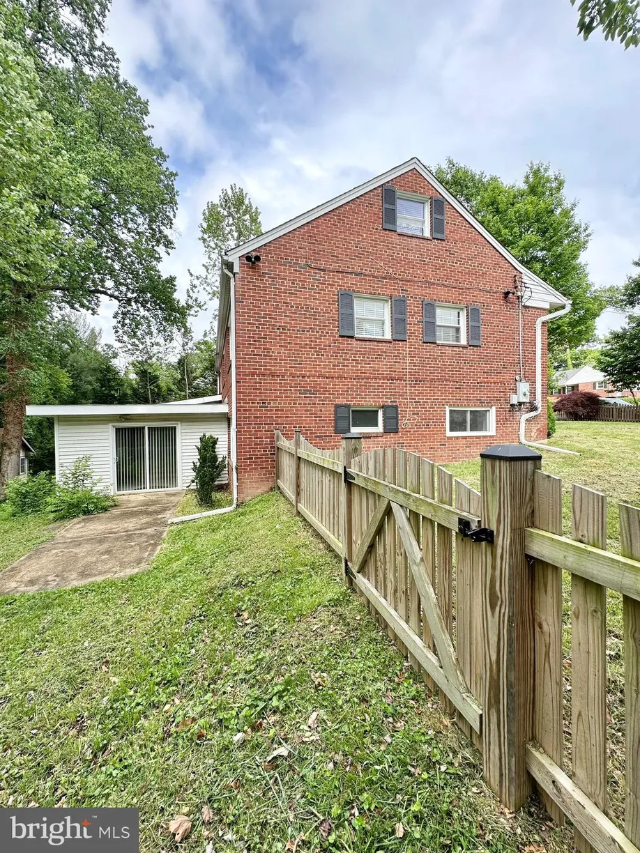 Washington Metro Area Real Estate | View 3066 Valley Lane | room 2