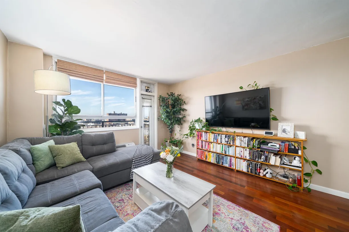 Jersey City/Hoboken Real Estate | View 100 Manhattan Ave Unit# 1601 | room 1
