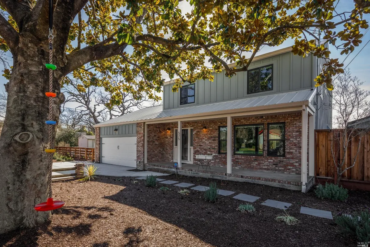 Northern California Real Estate | View 575 Country Club Drive | 5 Beds, 3 Baths