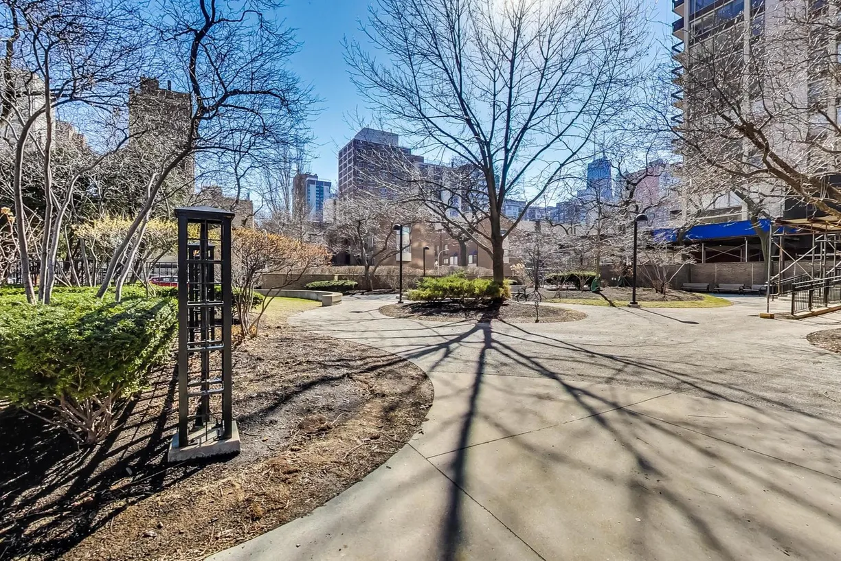 Chicago Real Estate | View 1360 N Sandburg, 2304C | room 1