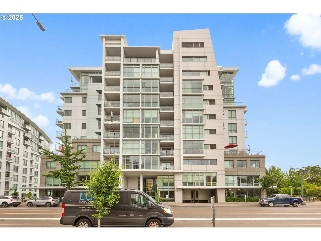 Portland, OR Real Estate | View 1260 NW Naito Pkwy #1004 | room 1