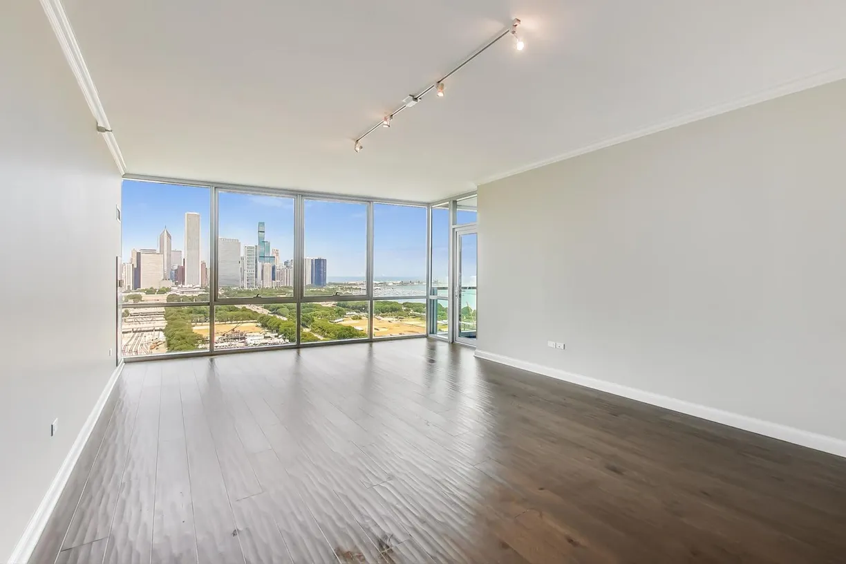 Chicago Real Estate | View 1201 S Prairie, 2402 | room 1