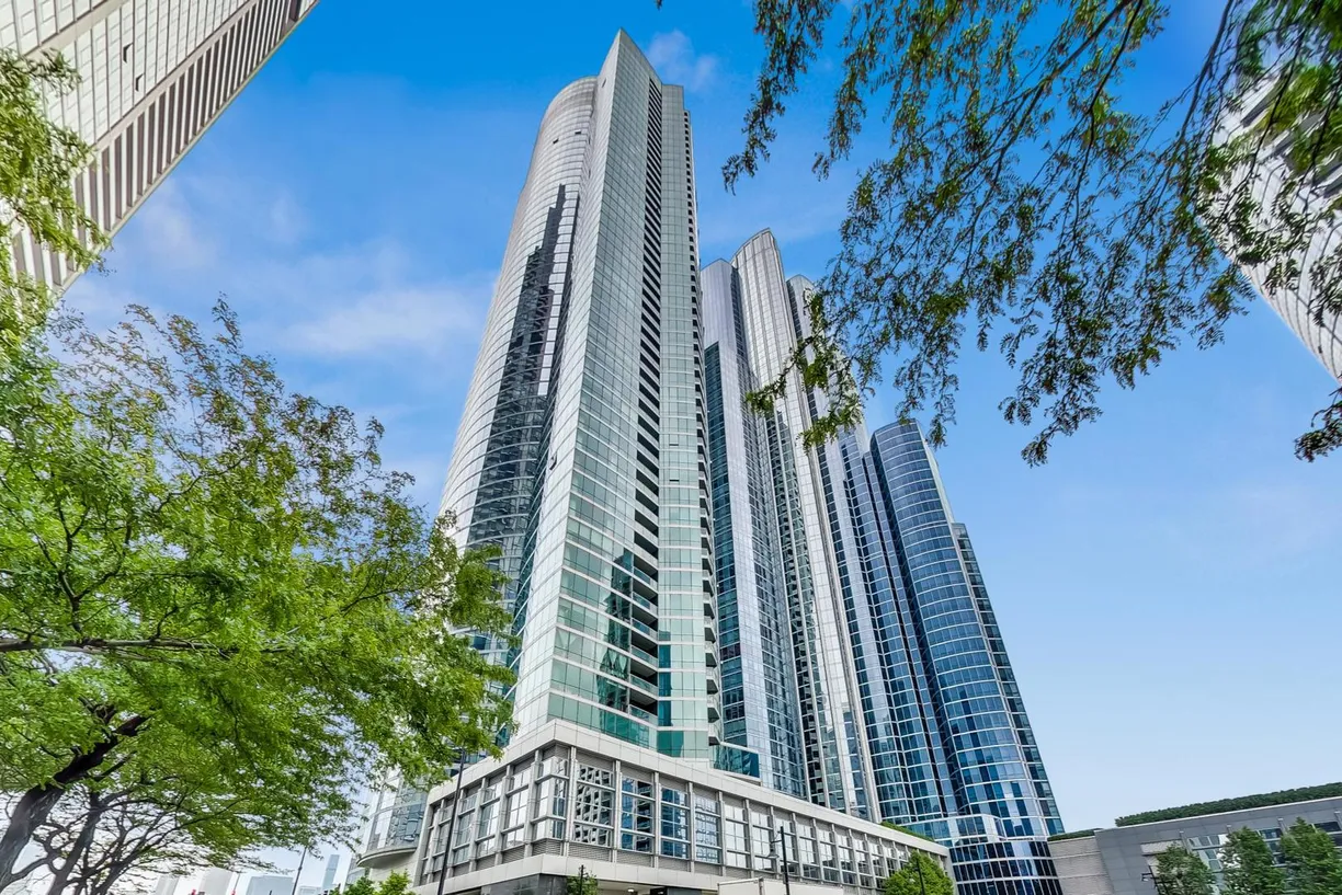 Chicago Real Estate | View 1201 S Prairie, 2402 | 2 Beds, 2 Baths
