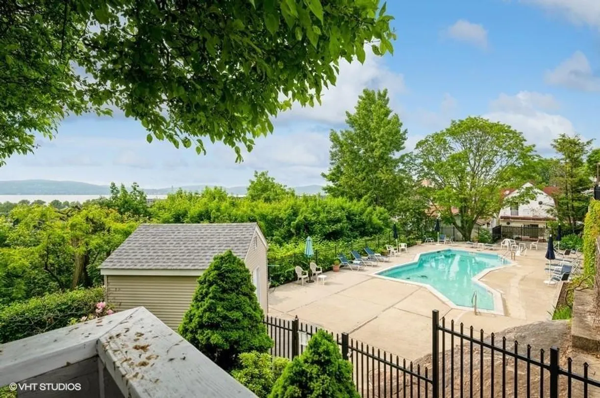 Westchester Real Estate | View 29 D Windle Park #D | 1 Bed, 1 Bath