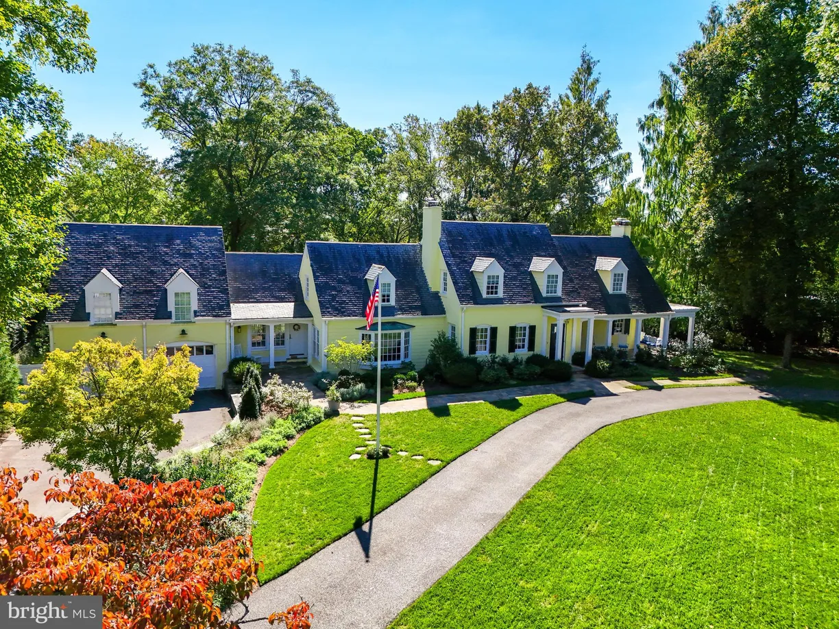 Washington Metro Area Real Estate | View 6620 Elgin Lane | 4 Beds, 3 Baths