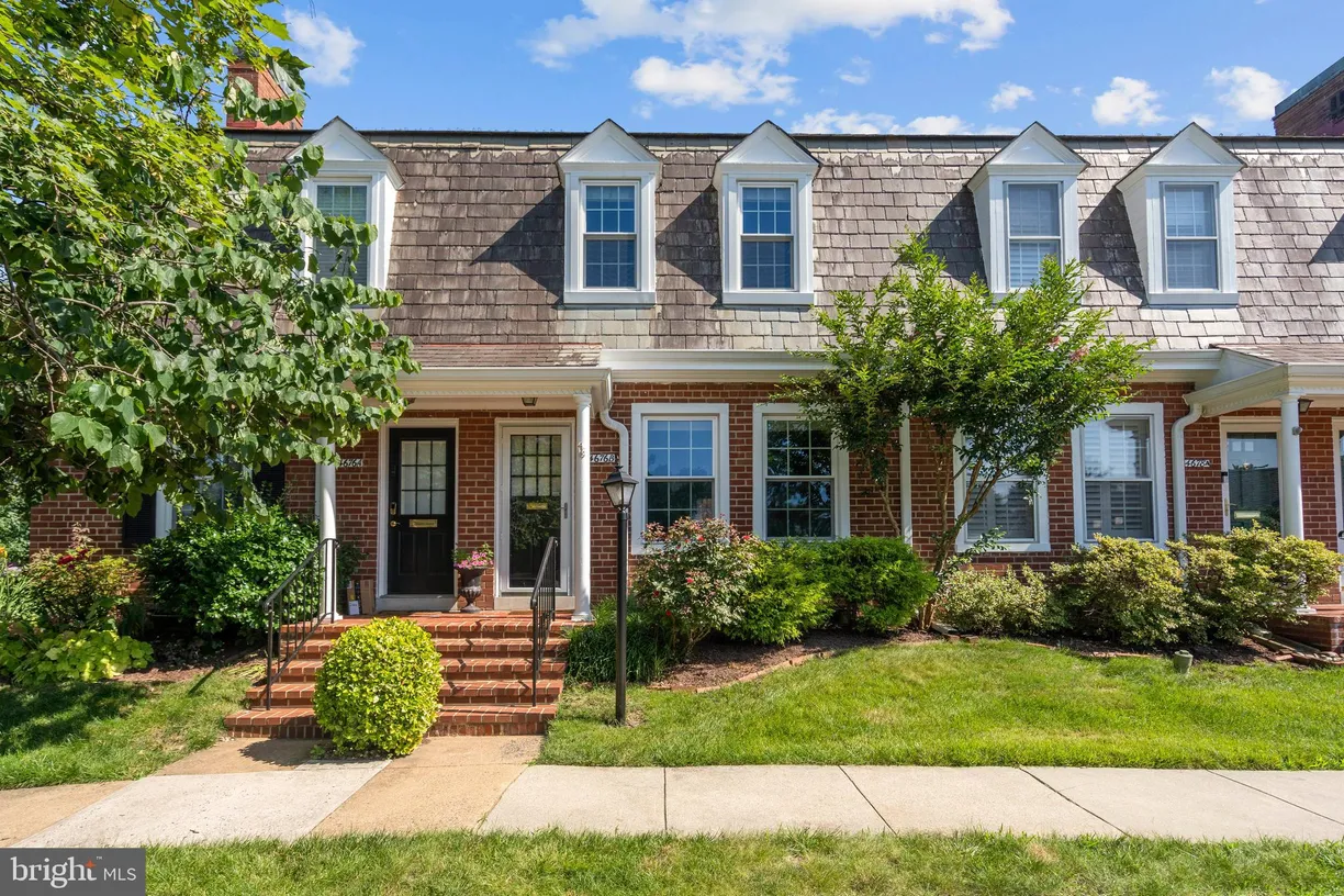 Washington Metro Area Real Estate | View 4676 36th Street S Unit# B | 2 Beds, 2 Baths