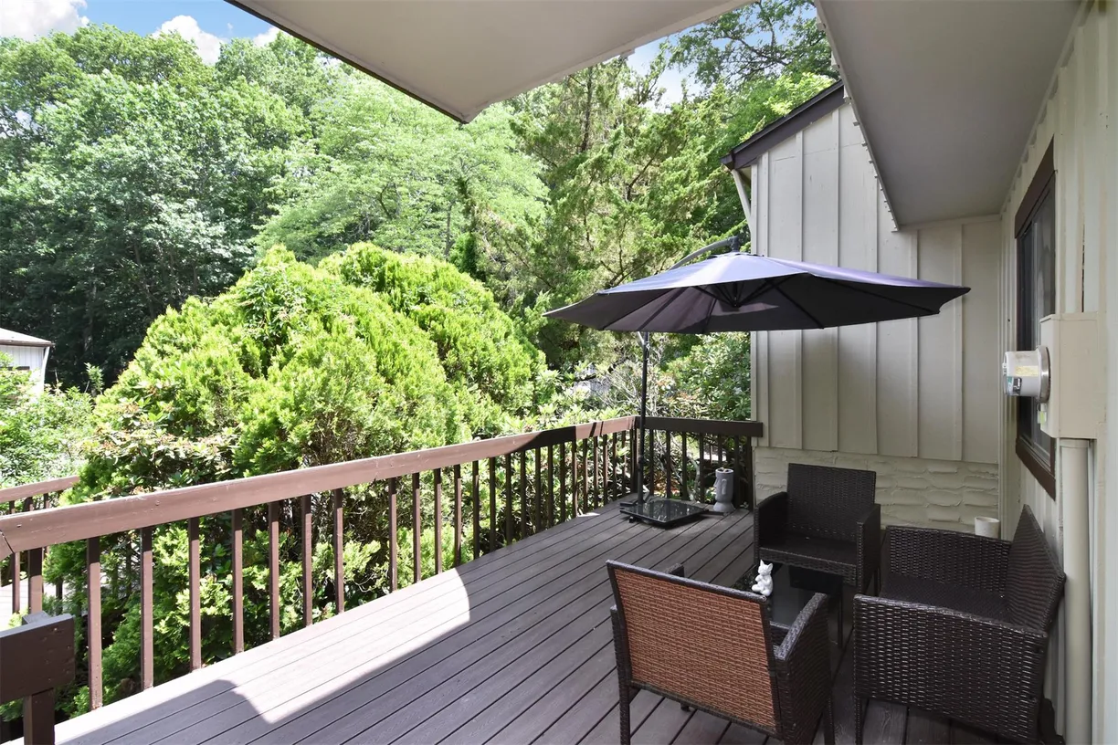 Westchester Real Estate | View 392 Birch Lane | room 1