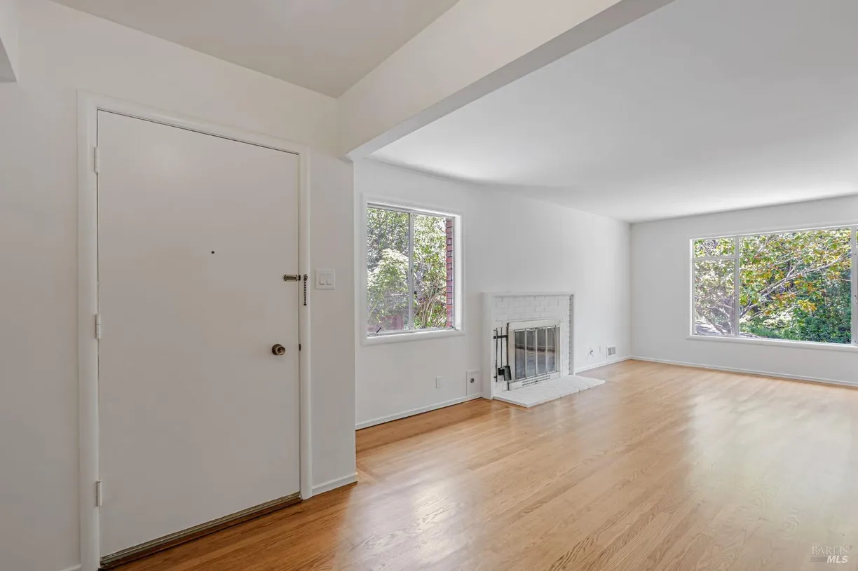 Northern California Real Estate | View 24 Rivera Street | room 2