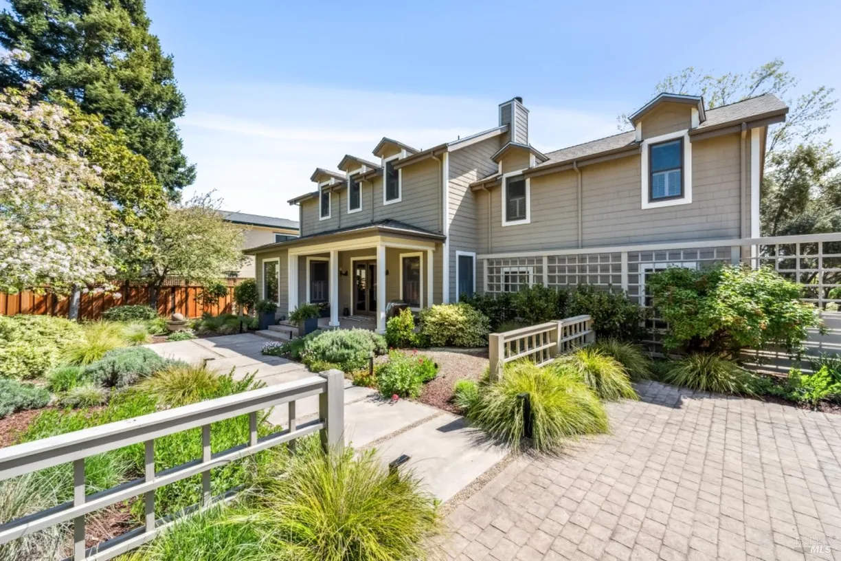 Northern California Real Estate | View 999 Pratt Avenue | 4 Beds, 4 Baths