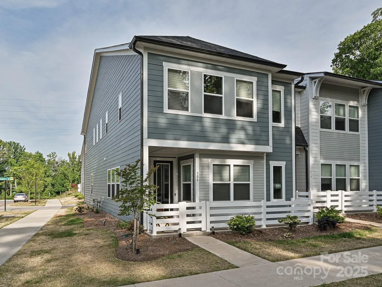 Charlotte Real Estate | View 306 Cloudcroft Alley | 3 Beds, 2 Baths