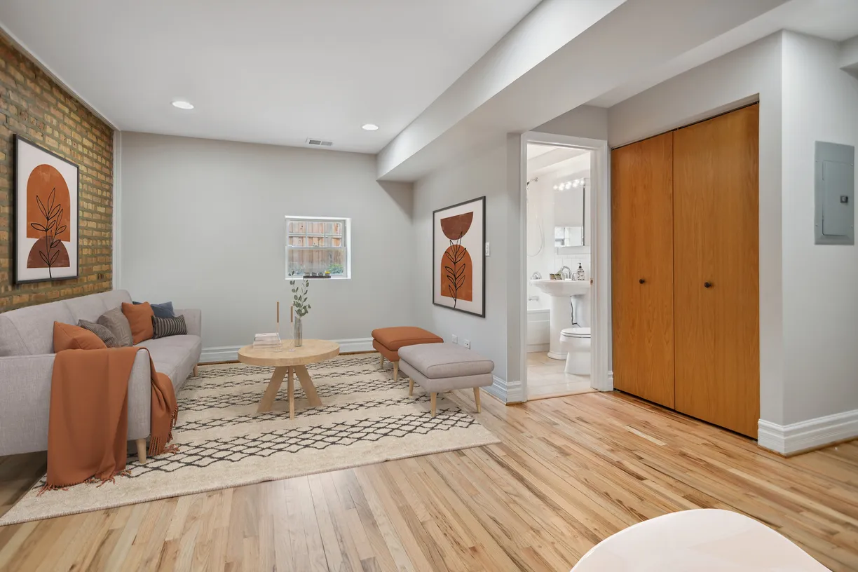 Chicago Real Estate | View 2546 W George, G | room 2